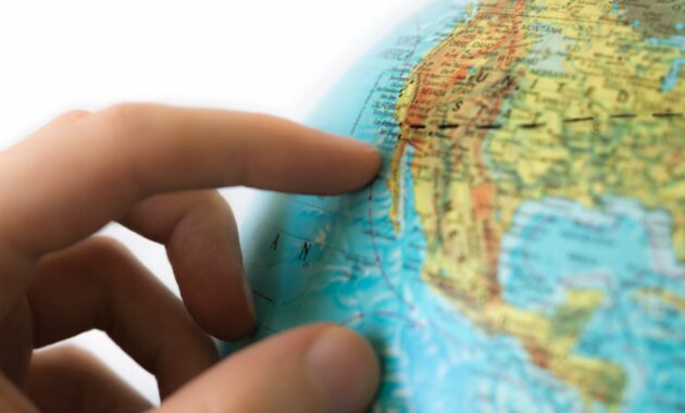 number of countries whose names start and end with a
